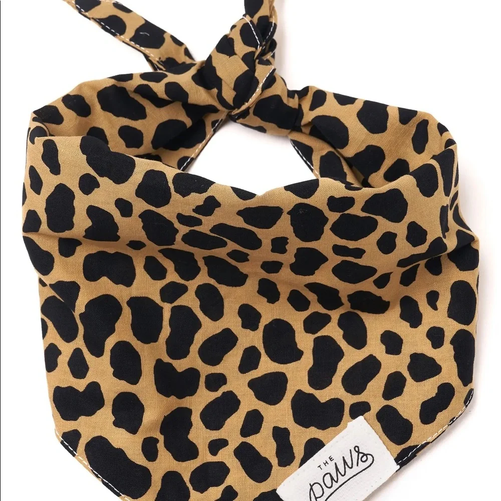 THE PAWS COTTON DOG BANDANA ROARING JUNGLE SIZE XL 17”-23” NWT